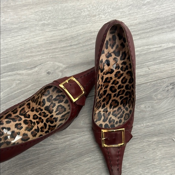Dolce & Gabbana Vintage Brown Burgundy Women's Pointy Shoes with Gold Buckle - Picture 8 of 8